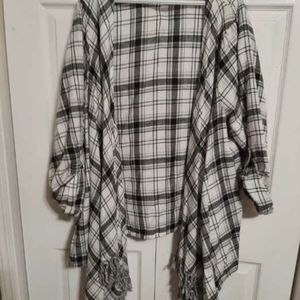 Plaid fringe trim cardigan.